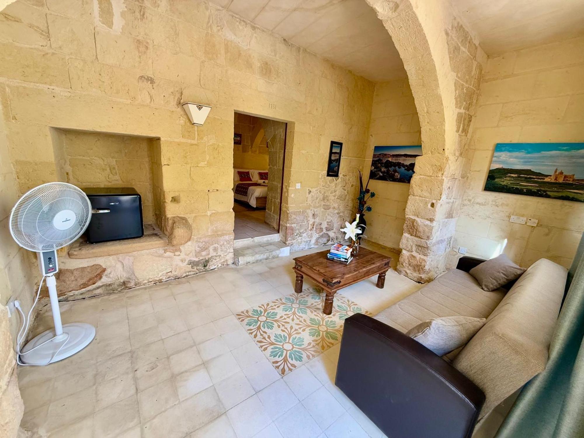 Ta' Matmura B&B Gharb  Exterior photo
